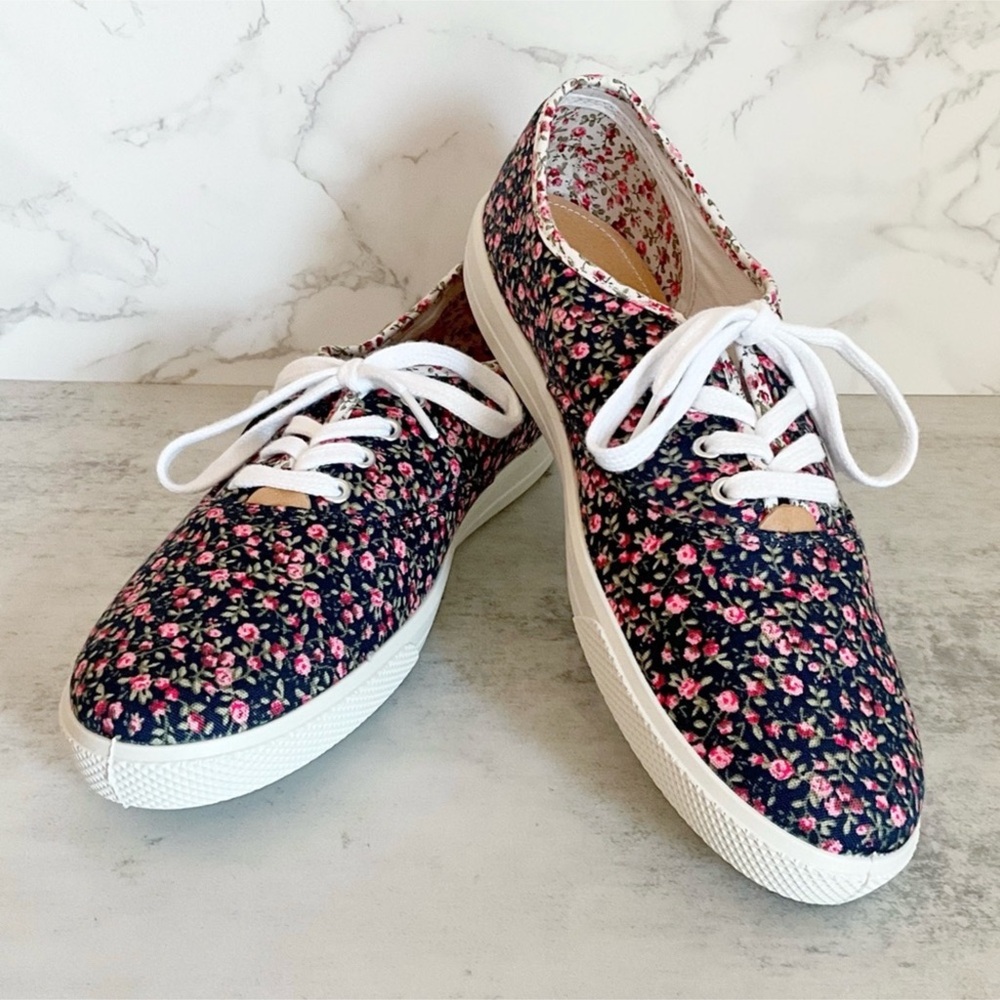 NWT Hotter Comfort Concept Mabel Floral Canvas Sneakers Laceup Size 10